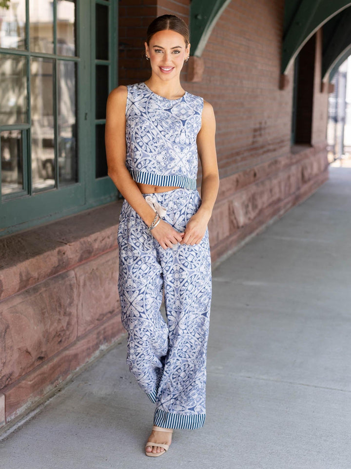 blue pattern cropped boxy tank