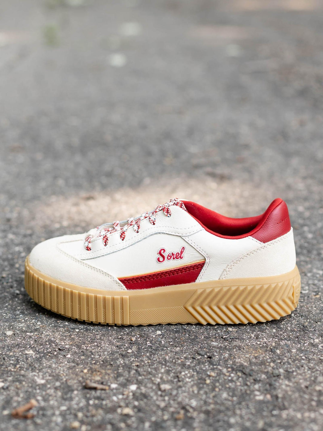 SOREL Ona Ave T-Toe - Chalk/Red Dahlia