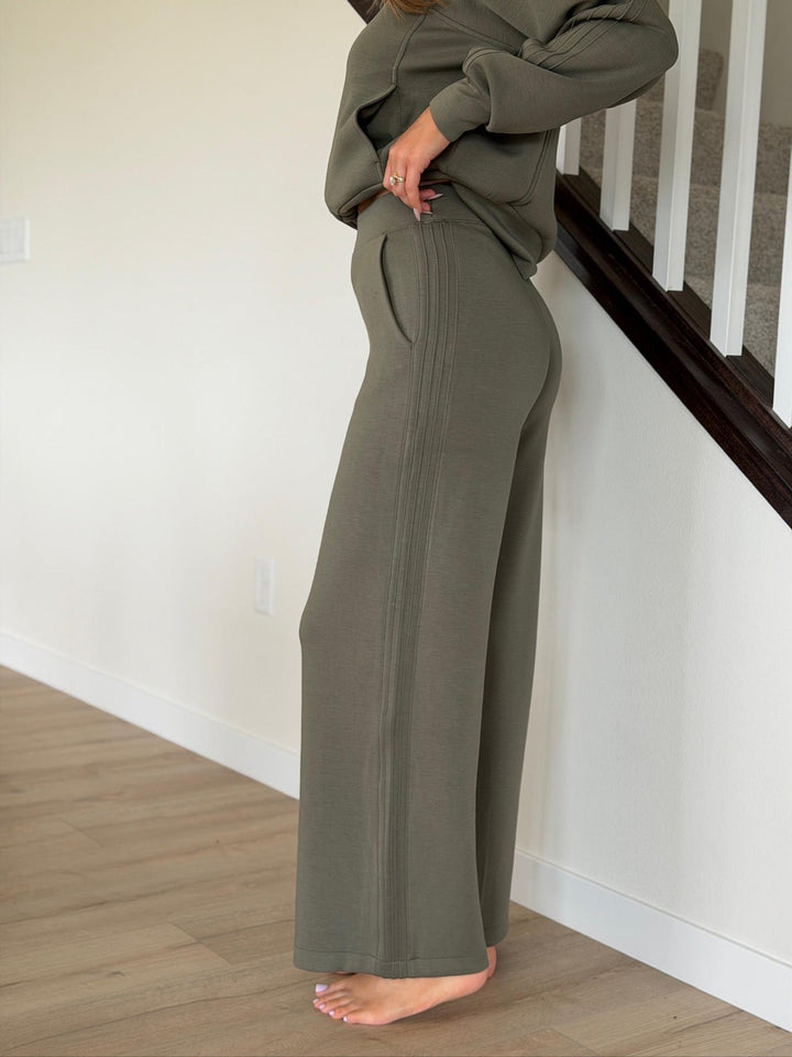 SPANX AirEssentials Pintuck Wide Leg Pant