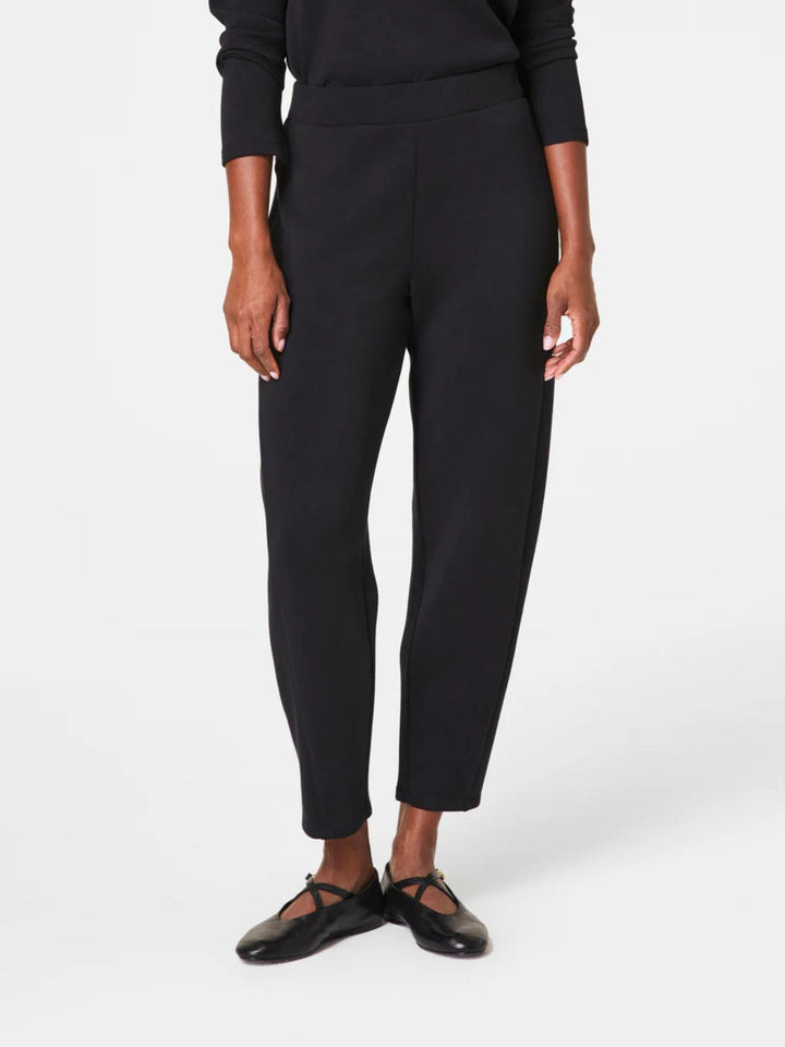 black tapered barrel leg sweatpants