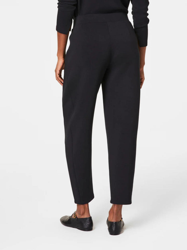 black tapered barrel leg sweatpants