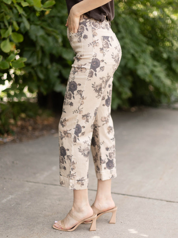 Stretched Flower Printed Pants