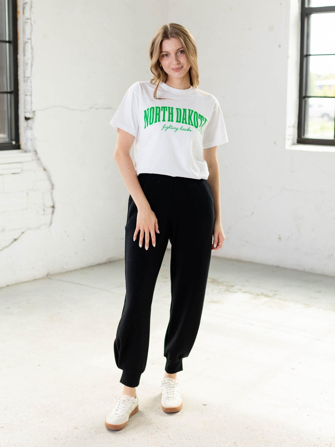 und fighting hawks tee