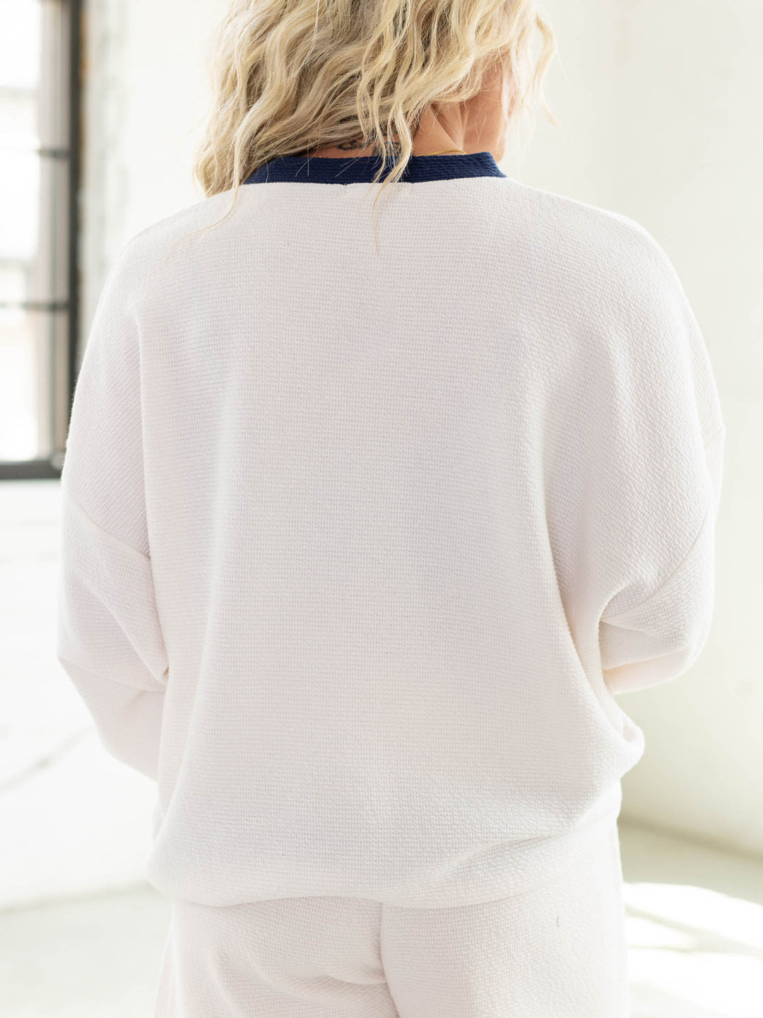 USA Round Neck Cloudy Knit Top