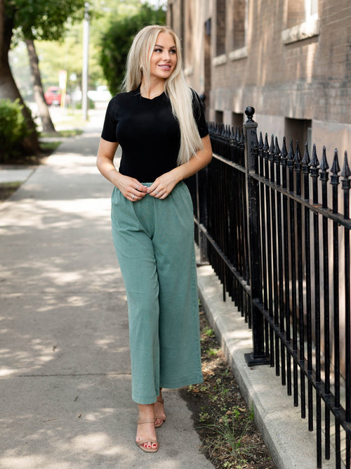 fitted short black tee