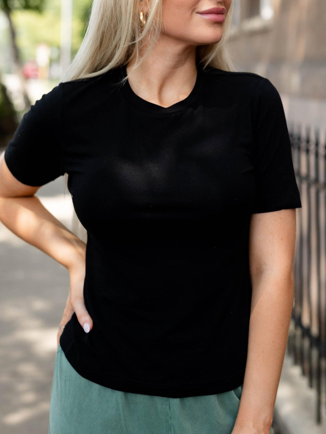 fitted short black tee