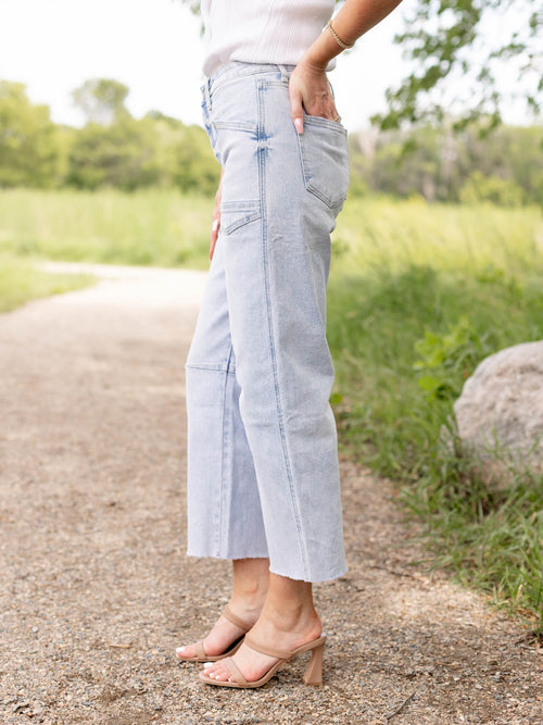 unique pocket cropped light wash denim