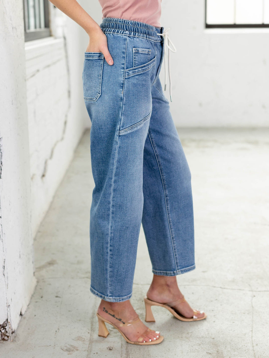 draw string patch pocket ankle denim