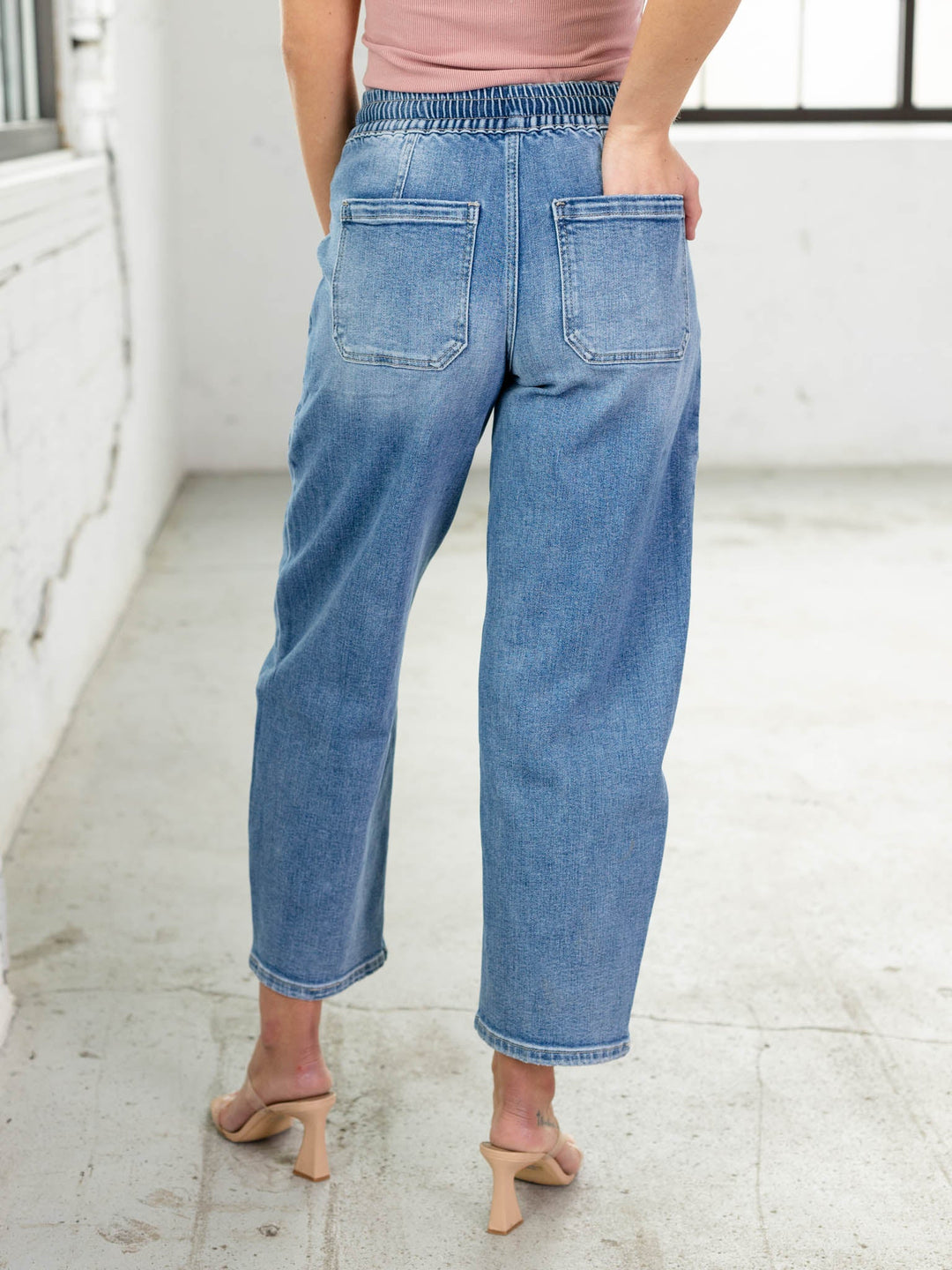 draw string patch pocket ankle denim