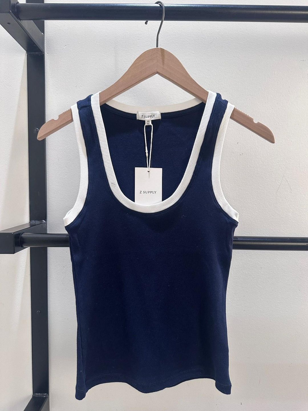 blue and white scoop tank