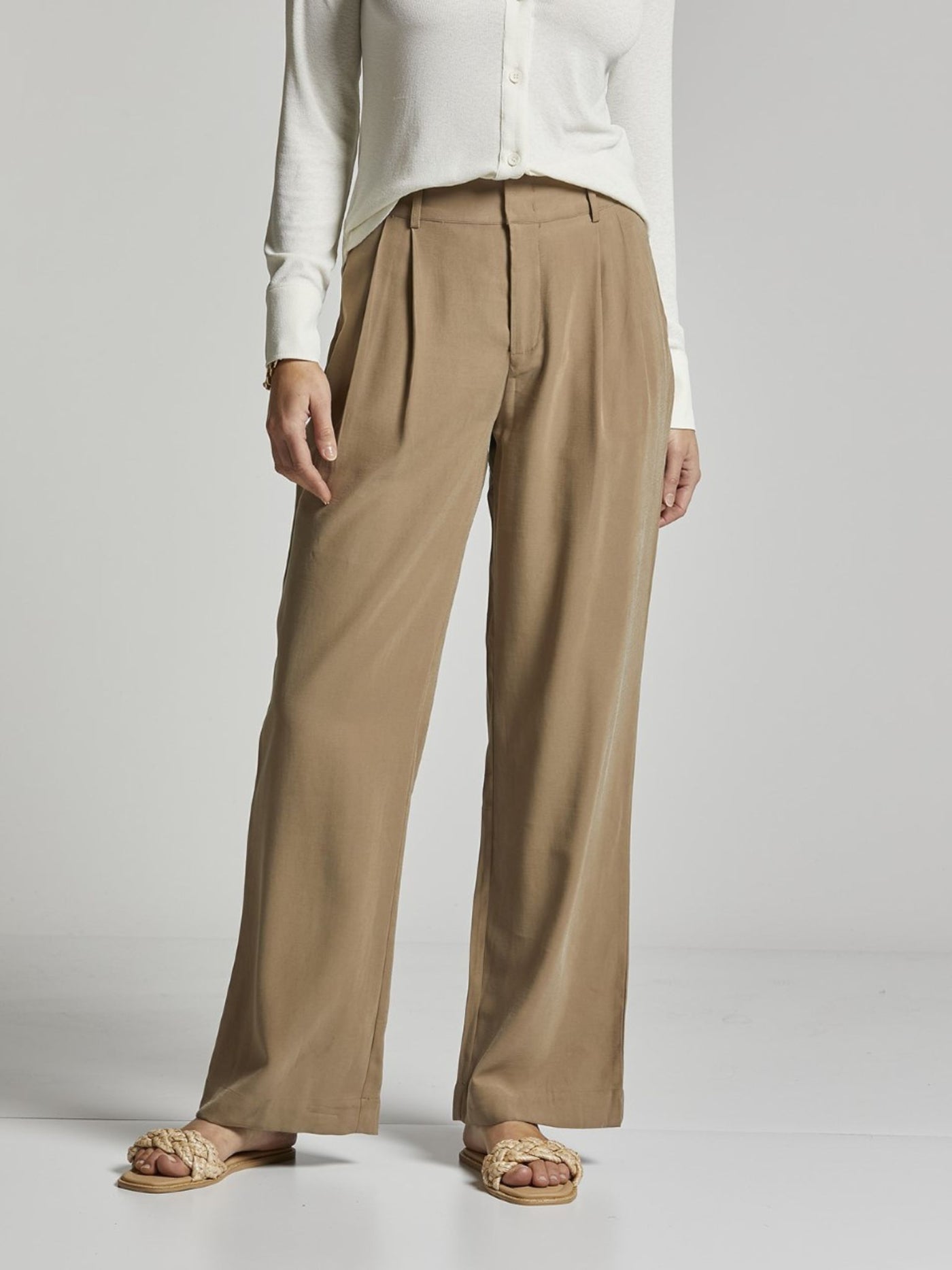 light neutral trouser
