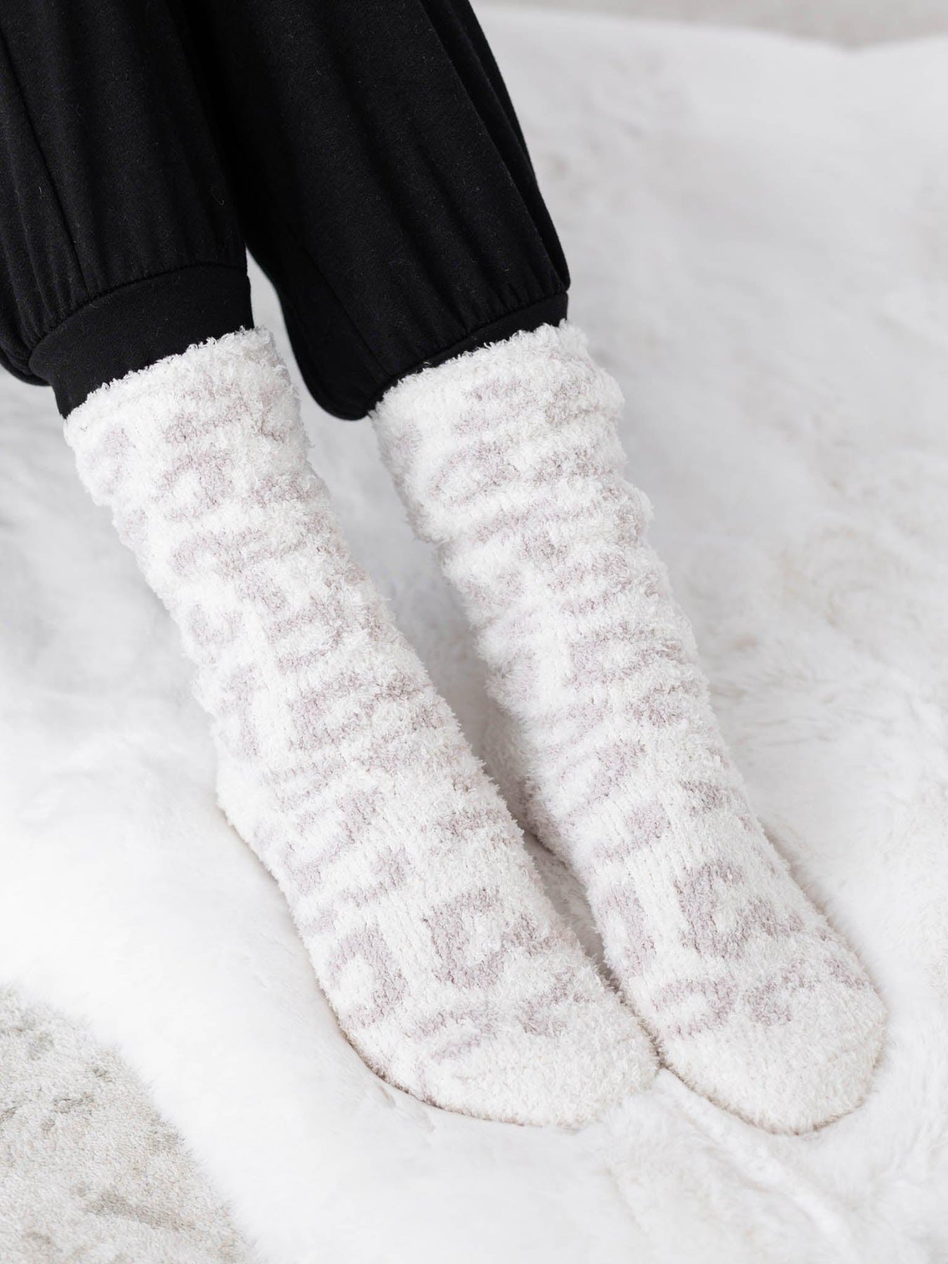 Barefoot Dreams Cozy Chic In The Wild Socks – Leela and Lavender