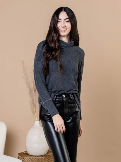 contrast ribbed turtleneck