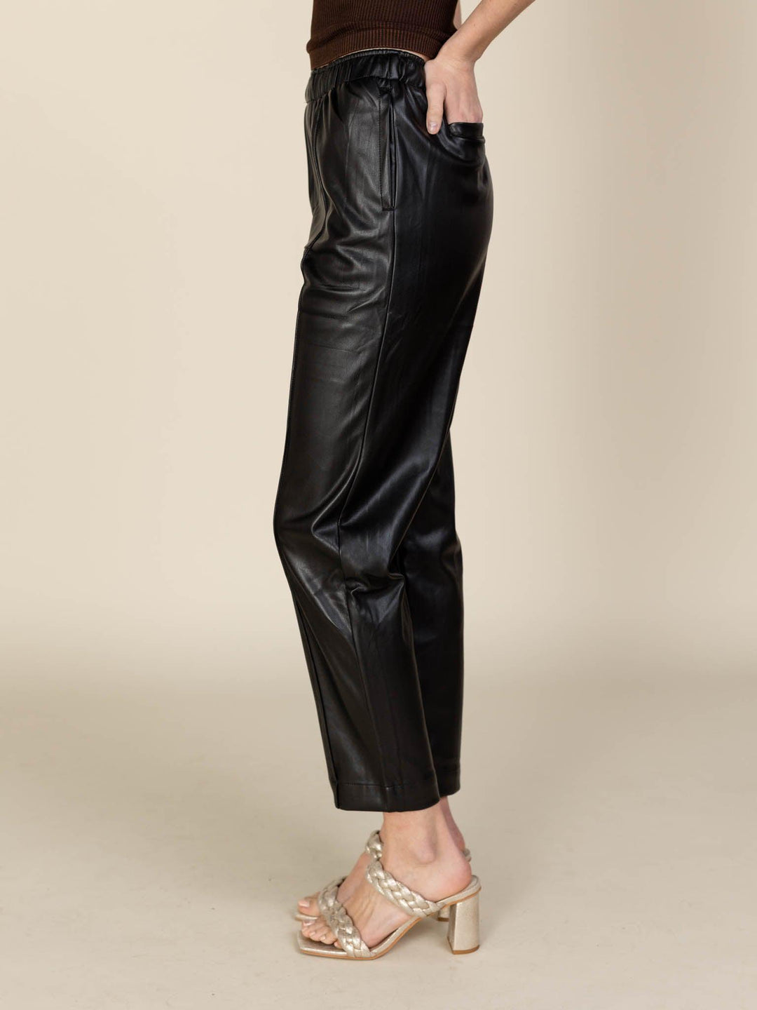 elastic waist thread and supply leather pant