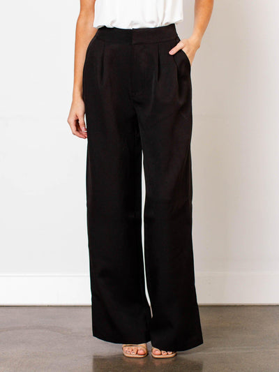 pleated trouser