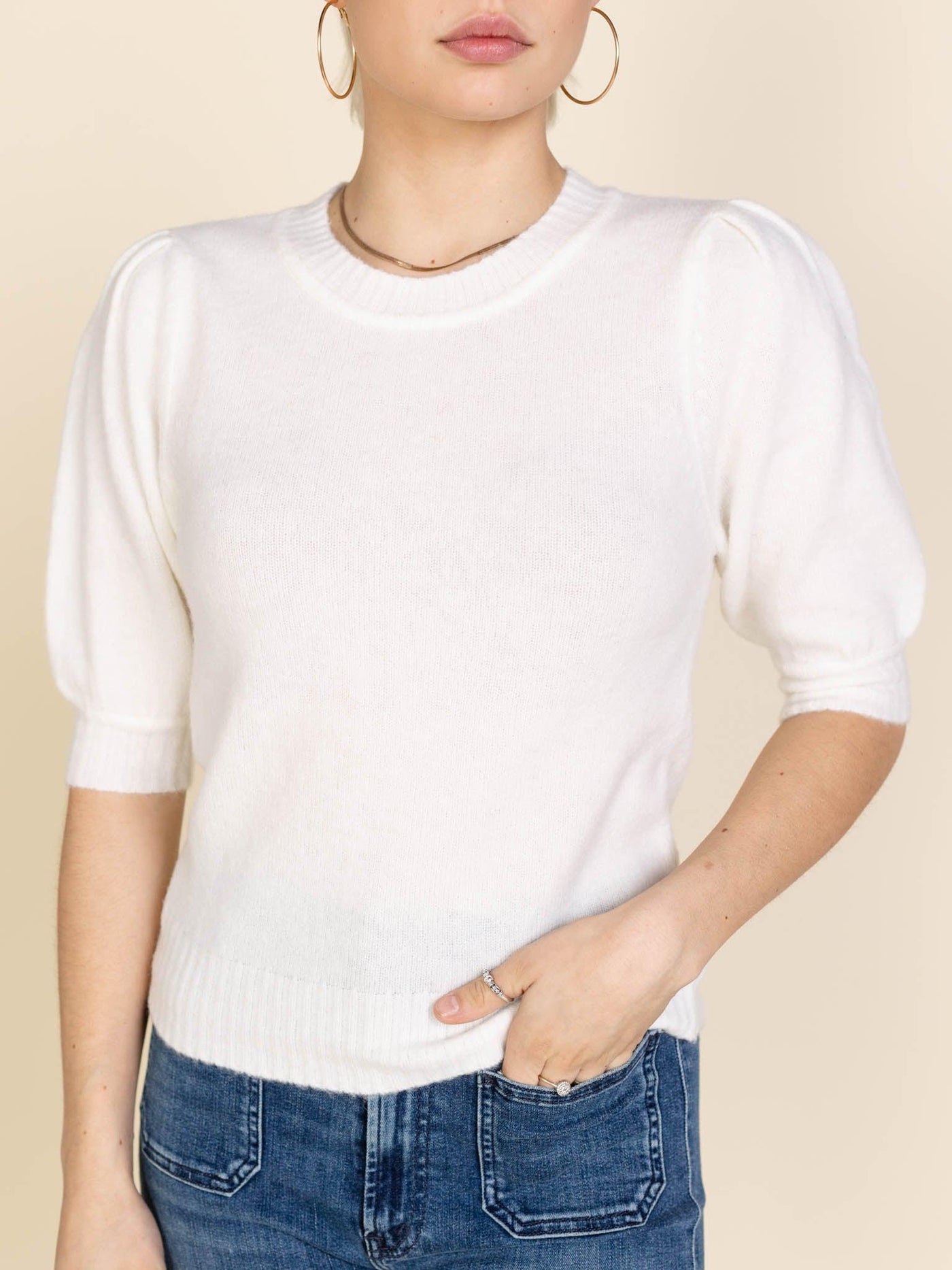 white puff sleeve short sleeve top