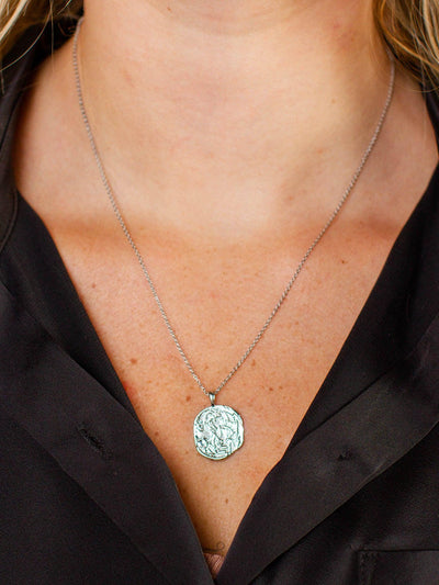 statement pendant necklae