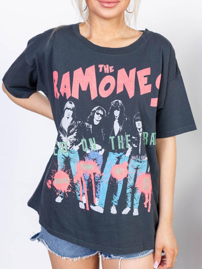 daydreamer graphic tee