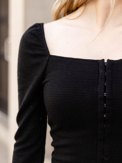 elastic sleeve hook and eye top