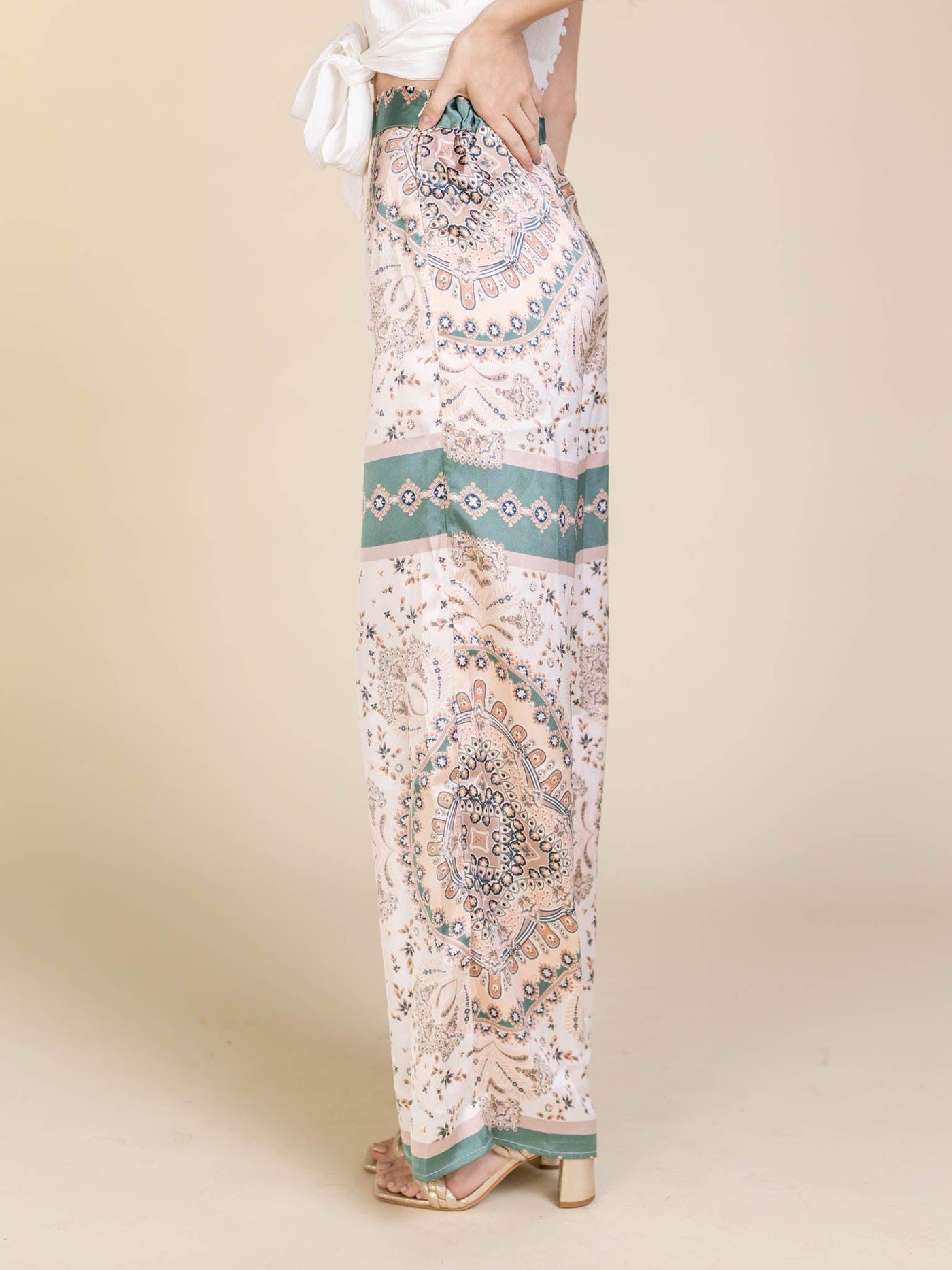 colored wide leg pants