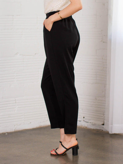 pleated tapered trouser