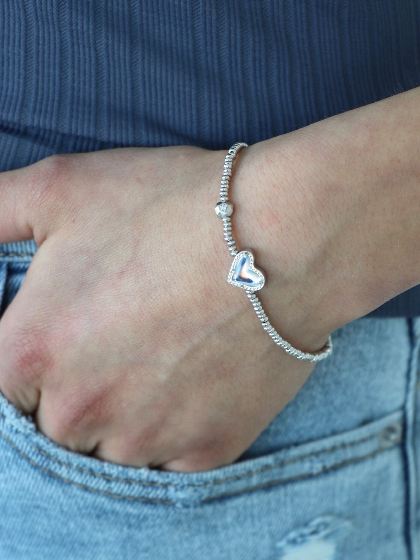 Ari heart stretch bracelet Clearance