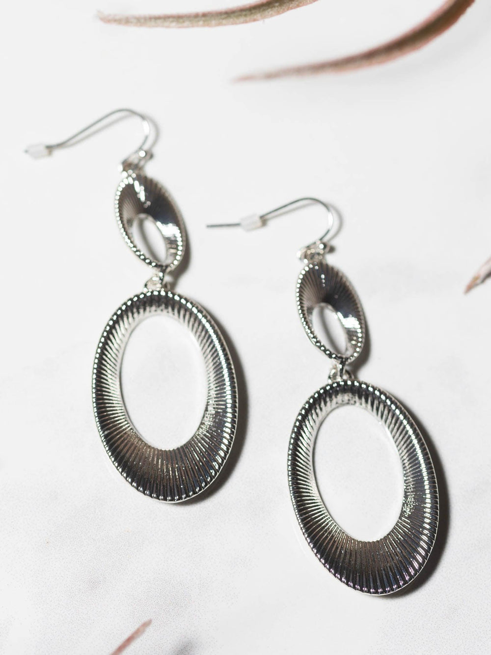 Anarchy Street-Ribbed Texture Oval Drop Earrings - Leela and Lavender