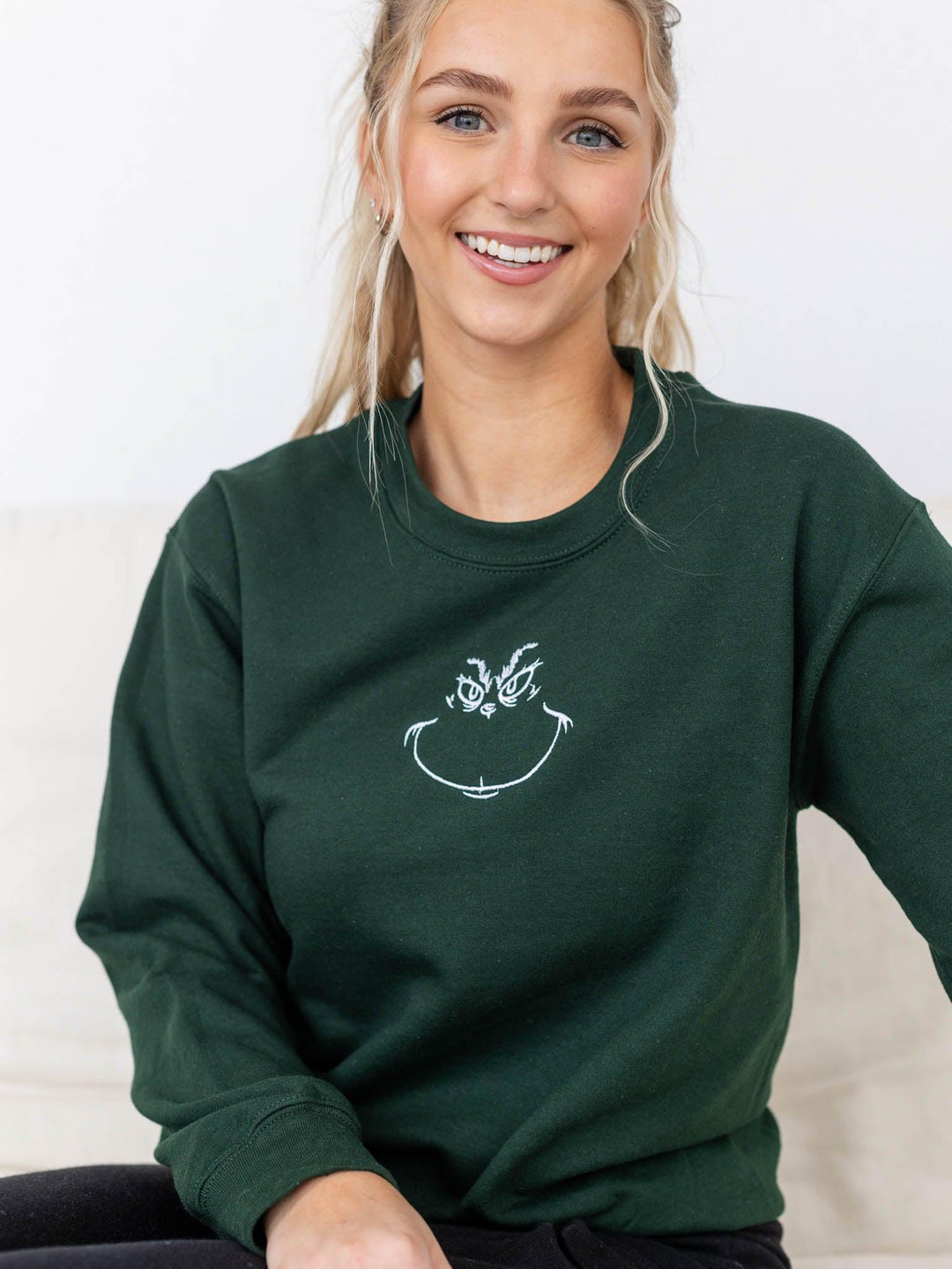 402 threads-The Grinch Embroidered Crew - Leela and Lavender